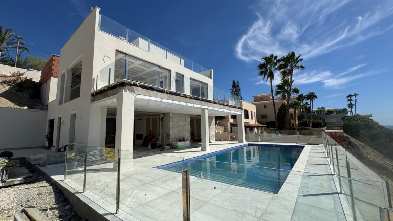 Moderna Villa frente al mar en Campello 35