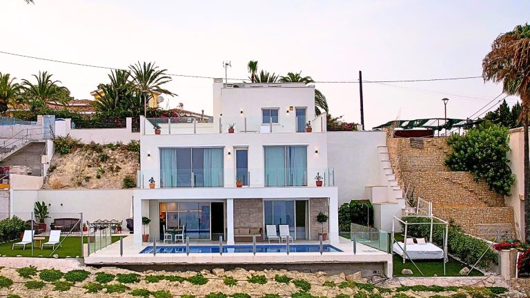 Moderna Villa frente al mar en Campello 72