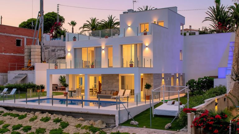 Moderna Villa frente al mar en Campello 75