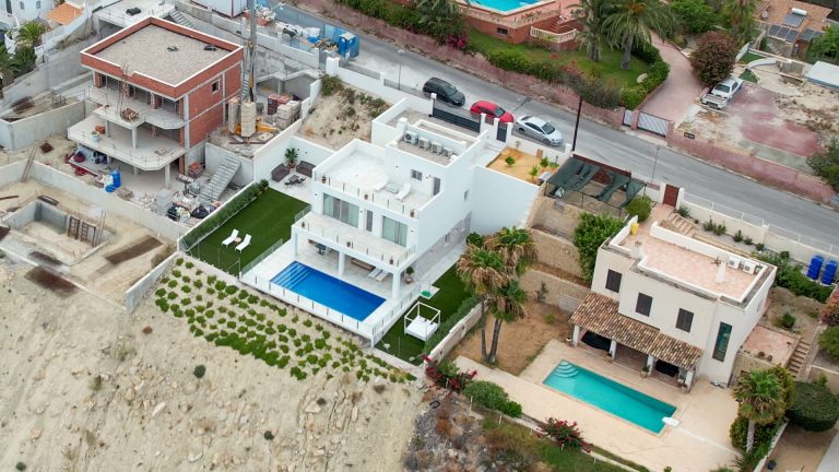 Moderna Villa frente al mar en Campello 77