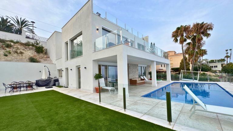 Moderna Villa frente al mar en Campello 79