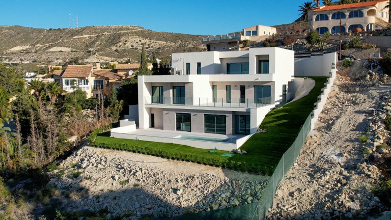Una gran casa en la coveta fuma 48