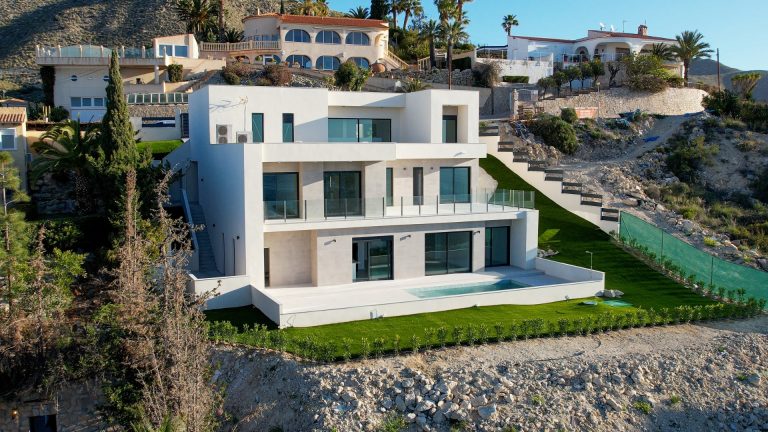 Una gran casa en la coveta fuma 49ok