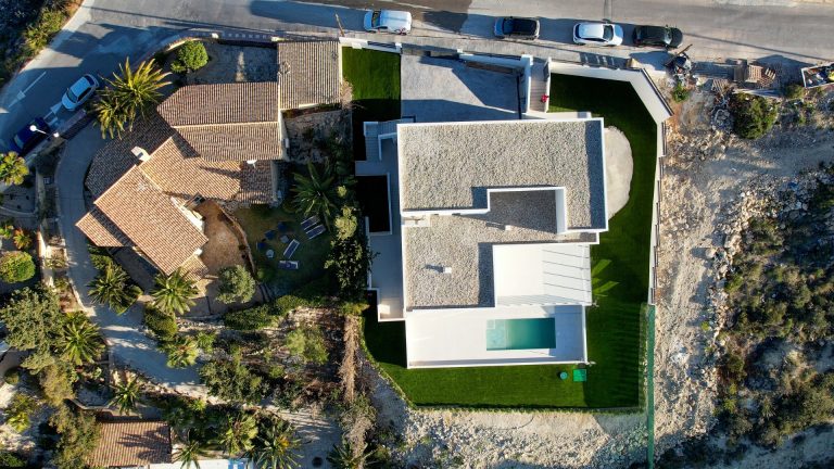 Una gran casa en la coveta fuma 50