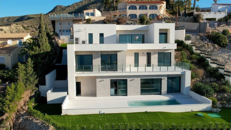 Una gran casa en la coveta fuma 51