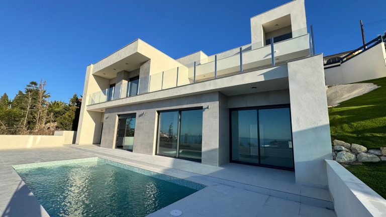 Una gran casa en la coveta fuma 60