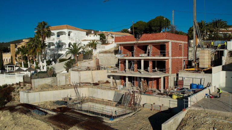 Una villa sobre un acantilado HD 008