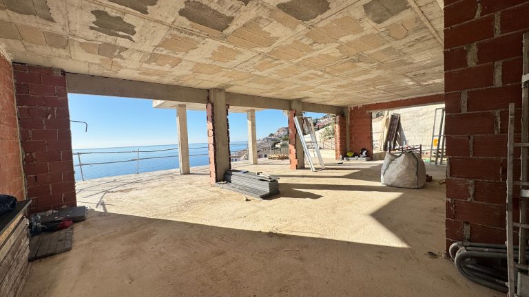 Una villa sobre un acantilado HD 009 (2)