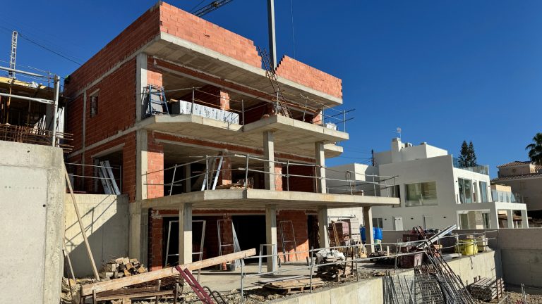 Una villa sobre un acantilado HD 009